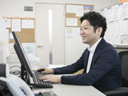<マネージャーの支え>
ルートセールスとマネージャーはペアでお客様を担当しています。一人でお取引先を守るのでは無く、頼れるマネージャーがついています。これは新人・ベテラン関係なく、当社のスタイルなのです。