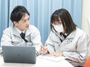 ただ、現場へ調整するのではなく、社員皆が成長できるようにサポートも大切だと考えています。スタッフの成長を実感すると共に、クライアントから「頑張ってくれてるよ!」って言われると、自分の事の様に嬉しいです。