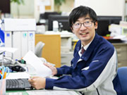 大きな会社なので待遇や制度も整っています。有休使って休めますし、福利厚生のサービスも社員には好評。たまに開催されるボーリング大会など、ちょっとした喜びがたくさんある環境です。