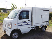 こういった小型車も準備しております。
シニアの方も女性も方も活躍出来るお仕事を準備しておりますので安心して下さいね。