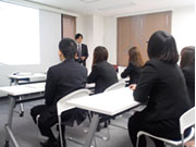 社内勉強会や外部研修にも参加できます。不動産の知識や経験がゼロでもステップアップできる環境なので何も心配ありません。
気軽に相談・質問できるフォロー体制をしっかり整えています。