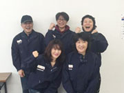 様々な年代の男性も女性も活躍中!!
一緒に働けるのを心待ちにしておりますね♪