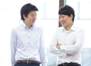 どんな仕事でも、壁にぶつかったり、躓いたりすることはあります。
そんな時は、横にいる仲間や先輩に相談して下さい!
成功だけで無く、失敗や不安を乗り越えた先輩でもありますから!