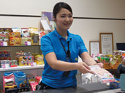 ホールスタッフは景品交換も行います☆男性・女性問わず活躍中です!!