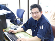 (続き・・・)水産の知識は全くのゼロで飛び込んで来ましたが、お客さんの事や商品の事はもちろん魚の見分け方や旬について等、丁寧に教えてもらえています。