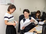 最初は不動産用語が全くわからず戸惑いましたが、わからないことは遠慮なく先輩達に聞ける環境だったのですぐに覚えられました。資格も取得できてスキルアップもできています。