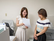 産休・育休の制度をはじめとして、女性にも優しい会社だと思います。キチンと仕事をやりきれば、定時ちゃんと上がれます。帰りにくい雰囲気は全くありません!