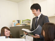 会長、社長、役員、管理職、一般社員…立場を問わず、自然とコミュニケーションが取れる社風です。協調性を重んじ、男性も女性も対等な関係を築いていける。何気ない会話が、明日のタカラを創り上げるのです。