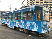 毎年2月の雪まつりに合わせて「SNOWMIKU」イベントを開催。市電をラッピングしたり、時計台ほか施設とコラボしたり、グッズやライブを企画したり、北海道を盛りたてる施策を企業や官公庁と一緒に考え、実施しています。