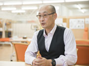 採用担当 岡田賢一