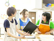 スタッフ同士の協力はバツグンです。これは当社どの施設でもいえるかもしれません。新しい方が入社されてもすぐ輪に入れるのが良い所です!
