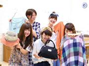 当店のスタッフは全員正社員。みんなモチベーションが高いから、前向きで、明るいんです。店長以外は全員女性ですが、男女関係なく募集しています。