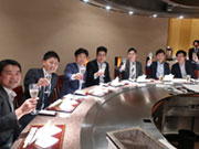 昇格会。
代表と直接触れあう機会を設けるのもエムデジの特徴です。
人間性も学び、成長出来る機会ですね。