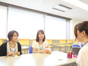 休憩中には次のお休みはどこに行くの?なんて話で盛り上がることも。プライベートがしっかり充実するから、仕事のモチベーションもあがる、それが実感できる職場環境です。