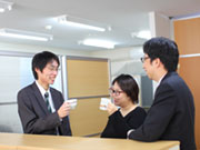 あるスタッフは会社の雰囲気を「ほんわか」と表現します。「他社を蹴落とすことはしない」「目先の利益よりも社員の継続的な利益を」という社長の温かな考え方が「ほんわか」な社風に繋がっているのかもしれません。