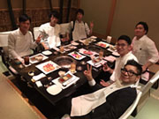 成績上位の方には、役員との食事会もあったりします。
