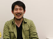 前職は営業。この会社のおすすめポイント?「自由!自由!自由!」それしか思い浮かびません!人間関係、仕事のスタイル、ヒゲ、全て自由!時々「もっと丁寧な言葉で新人教育して!」と怒られますが、あまり気にしてません(笑)