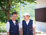 自分の専門分野は、木工です。ここでは主に什器づくりや木組みなどを依頼されています。天池さんは職人を買ってくれる人。たまたま今の仕事では自分の父親も一緒なんですよ!フリーの職人同士でベストを尽くします。