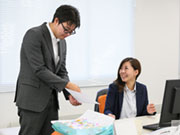 みんなで頑張ろう!という社風で、「後輩が初めてお客様から発注をもらってきた時は本当に嬉しくて泣きそうになりました(笑)」というくらい、先輩が親身になってサポートしてくれる環境ですよ。