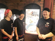 当店自慢のスタッフさん。お店のムードは最高☆
笑顔が絶えません!!
人間関係で悩む事はないと思いますが、もし不安があればすぐに助けてくれる社員さんや副店長・店長もいます!