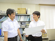 一番若い社員で40代。落ち着いた年代が多いため、会社の雰囲気も穏やかでのどかです。ただ、若いエネルギーが入ってきて、みんなの良い刺激になれば、とも思っています。お節介な先輩が多いので、すぐに馴染めるでしょう。