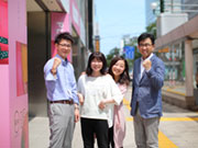 札幌に本社を構える地域密着企業です。道内・関東圏にも店舗がありますが、今回は札幌市内の店舗配属を考えています。転勤や異動があったとしても、遠方地ではなく近隣の店舗となりますので、ご安心下さい。