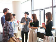 職場の雰囲気や、研修体制だけではなく、労務管理もしっかりしないと、働きやすい環境、とは言えないと思います。急なお休みがあったり、有給休暇をとっても仕事がきちんと回るような体制をしっかりとつくっています