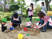 「子育てをするために、会社を辞めさせてください。」ある一人の従業員の申し出から、私たちの保育事業は始まりました。