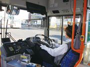 街中を走る路線バスです。