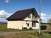 <写真は社宅の一例(一軒家)>U・Iターン希望者も歓迎です。会社提携の住居に入居可能です。家賃は会社が半分負担します。落ち着いたら自分で家を探したい方も、まずは仮住まいとして利用するのもOKです。