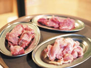 お店の味を知る為にも賄いとして一通りメニューを食べます。各店スタッフが力を合わせてオリジナリティーのあるメニューを考案していますので、何か良いアイデアがあればぜひ♪