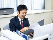 社員の労働環境を整え、働きやすい職場環境を構築することが社員のモチベーション、パフォーマンスの向上に繋がると考えています。その結果、オーナー様の資産を守り、会社として成長していく事にも繋がっていきます。