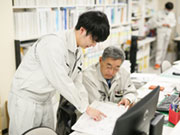 【教育担当が常に隣でサポート】
未経験でスタートする方には数年かけてじっくり教えていきます。
ゆくゆくは業務の幅を広げていただきたいと思っていますが、まずは工事打ち合わせ業務を中心に教えていきます。