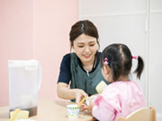 【当園が選ばれる理由②】
利用される親御さんからも「子どもの成長に真剣に向き合う」という当グループの姿勢に共感いただいております。口コミからの利用者さまも多いのが現状です。