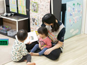 【当園が選ばれる理由】「丁寧な保育」が徹底されていることだと職員も口を揃えて言います。入社直後からその部分を実感・体感することで、「丁寧な保育」が当たり前のように伝染し、質の高い保育が浸透しています。