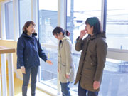 【産休育休からの復帰者が多い職場】一般的に出産を機に、保育現場から離れるケースが多い業界ではありますが、当グループは復帰者の実績も多いです。復帰後はそれぞれのライフスタイルに合わせた働き方ができます。