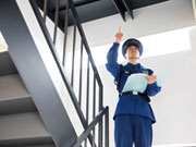 帯広の募集は帯広駅前の大型商業施設勤務もあります。危険物はないか、非常口は確保されているかなど施設内を巡回します。万が一の緊急時にはお客様の避難誘導があります。