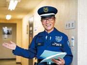 孫世代の若い人たちも「仲間」として信頼しています。現場へ向かう車での移動中やお昼休憩は感染に気をつけながらコミュニケーションの時間として大切にし、私から話しかけています。