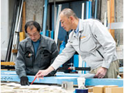 【段取り管理】大規模案件を除き、営業〜施工管理〜取り付けと自社で一貫しててがけています。経験のある方にとっては、営業や下受け業者との調整がない部分を、メリットに感じて頂けるかと思います。