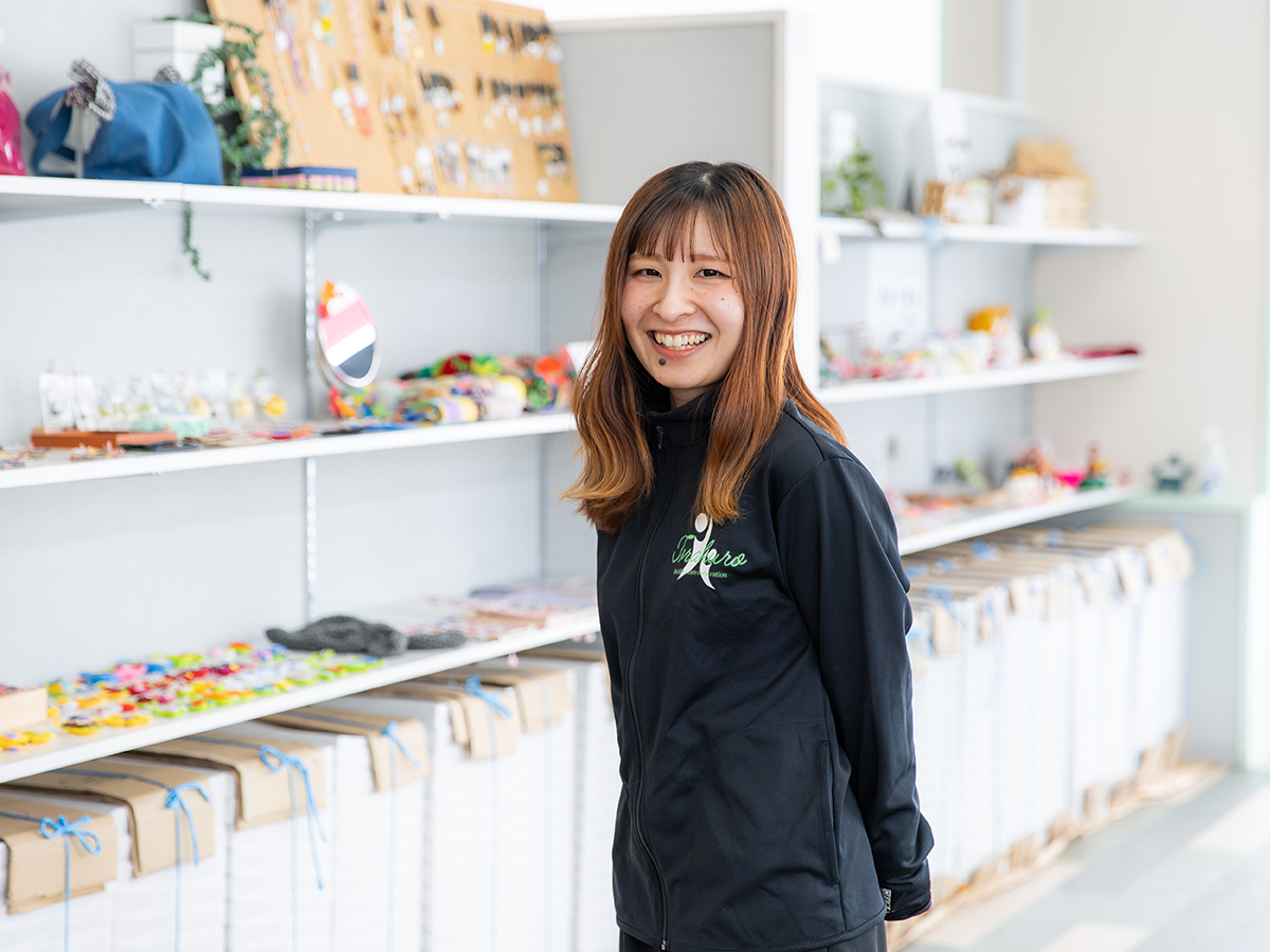 社会福祉法人とらくろ／企業紹介メイン写真：コーディネーターのみなさんが笑顔で並んでいる