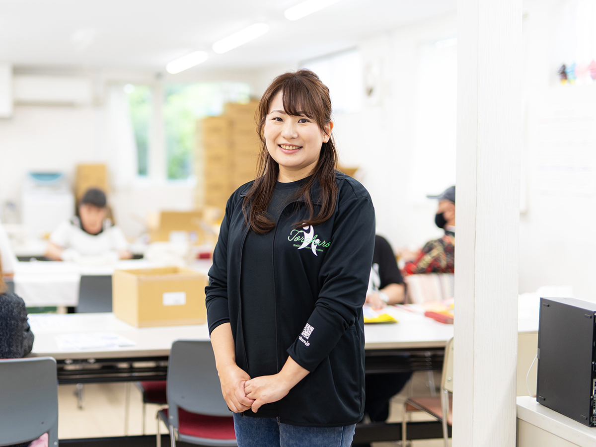 社会福祉法人とらくろ／企業紹介メイン写真：インタビューに答えてくださったとらくろスタッフの菅野さん